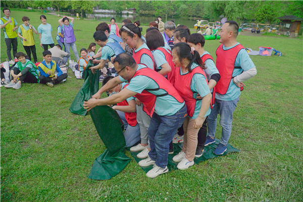 恰合纺织工厂团建02.jpg